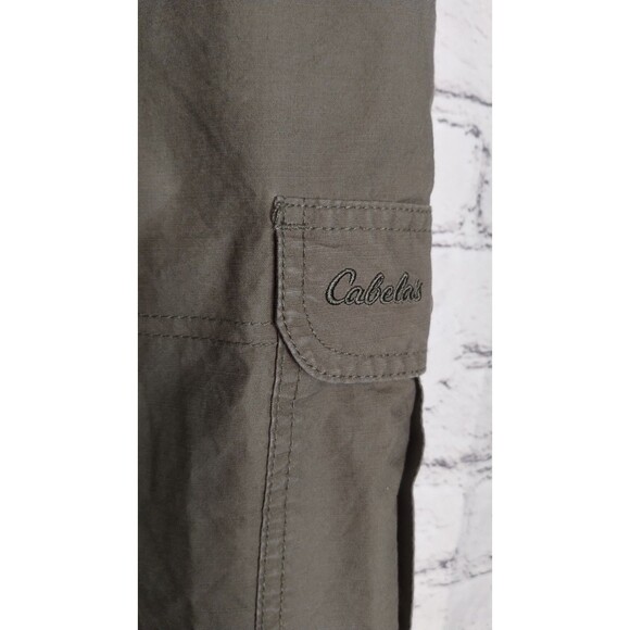 Columbia Women's Tan Cargo Shorts - Picture 4 of 9